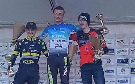 photo  killian loison s’impose au cyclo-cross de saint-vincent-du-lorouer. photo : ucmn.  &copy;  ucmn 
