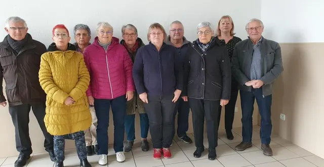 photo  l’ensemble des membres élus au bureau.  &copy;  le maine libre 