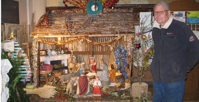photo  gaston présente sa crèche, version 2022  &copy;  le maine libre 