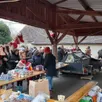 photo  dimanche après-midi, l’école a reçu la visite du père noël. il a distribué des chocolats et été accueilli par les chants des enfants. distribution des sapins, vente aux différents stands ont permis la préparation de noël. même les amateurs de foot ont pu regarder le match de l’équipe de france. 