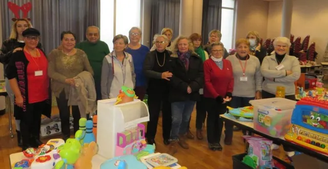 photo  les bénévoles d’enfance et partage étaient tous mobilisés pour la vente de jouets, samedi.  &copy;  ouest-france 