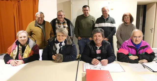 photo  jean-yves porte, président, (2e à droite), entouré des membres du bureau.  &copy;  ouest-france 