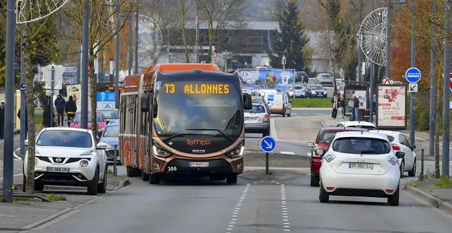 photo  la setram a annoncé à ses usagers du bus tempo, qui relie le mans à allonnes, qu’ils seront contraints de descendre à l’entrée de la ville d’allonnes.  &copy;  le maine libre - yvon loué 
