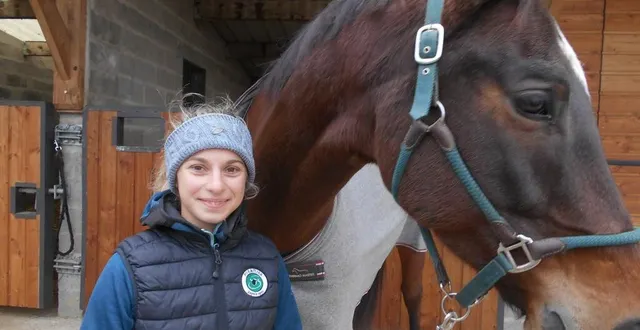 photo  manon haubert et son cheval «dont' stop» avec lequel elle a participé au championnat de france.  &copy;  ouest-france 