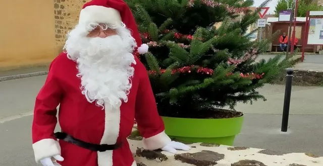 photo  l’année dernière, le père noël avait promis qu’il reviendrait cette année.  &copy;  archives ouest-france 