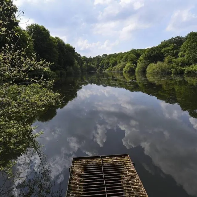 photo après deux ans de fermeture, le plan d’eau de louplande va rouvrir pour le plus grand bonheur des pêcheurs de black-bass.  ©  archives le maine libre-denis lambert