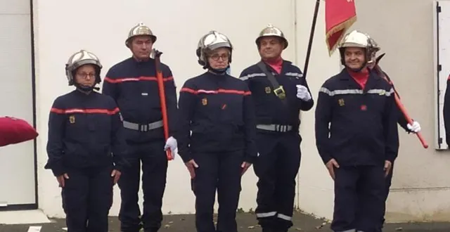 photo  quatre sapeurs-pompiers volontaires ont été promus et le chef de centre a été décoré.  &copy;  ouest-france 