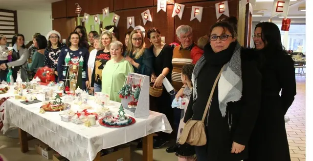 photo  les résidents de l’ehpad ont réalisé des décors de table et objets de décorations pour noël  &copy;  le maine libre 