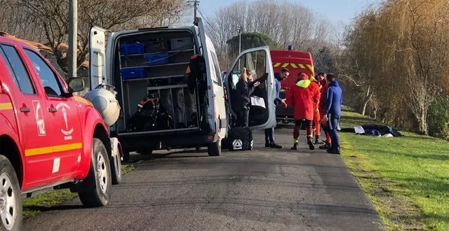 photo  les pompiers étaient à l’oeuvre ce mardi matin à arçais.  &copy;  co-marie delage 