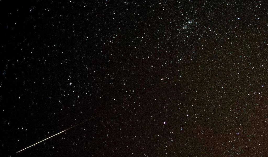 Una meteora Geminid attraverserà il cielo stanotte, ed ecco come