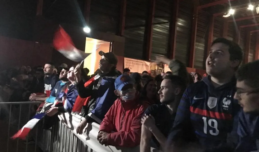 Dans la fan zone de SaintNazaire, les supporters exultent devant le