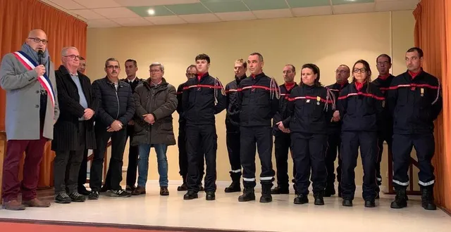 photo  le centre de secours thoiré-sur-dinan / flée a célébré sa sainte-barbe samedi après-midi.  &copy;  ouest-france 