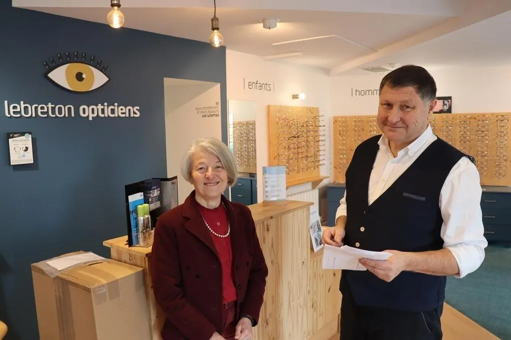 SaintBrieuc. Les opticiens prennent leur retraite leurs clients affluent pour leur dire merci