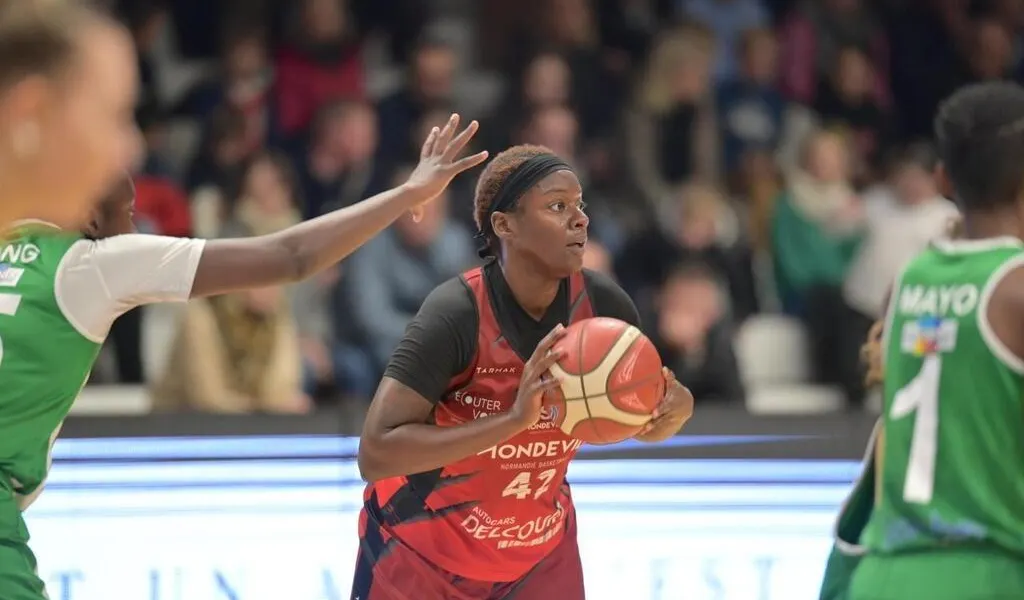 Basket. Ligue 2 féminine battue à Calais, Mondeville passera les