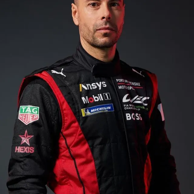 photo une juste récompense pour fred makowiecki qui a participé au développement de la nouvelle 963.  ©  porsche