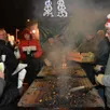 photo  les châtaignes grillées ont réchauffé les visiteurs du marché de noël. 