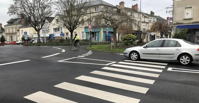 photo  la ville de sablé-sur-sarthe a lancé une consultation sur l’évolution du plan de circulation des voitures et des vélos entre la place du champ-de-foire et la rue gambetta.  &copy;  ouest-france 