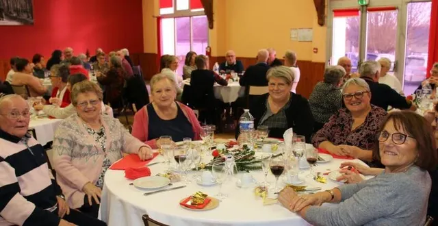 photo  annick guy, troisième, à gauche, présidente, entourée de ses membres.  &copy;  le maine libre 