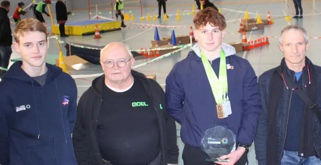 photo  de gauche à droite : florent paire, le président, alain meunier, arthur lebeaupin et le président, gérard beaujeu.  &copy;  ouest-france 