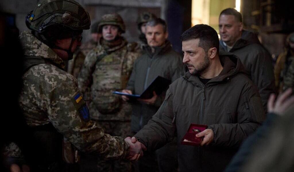 Guerre En Ukraine : Volodymyr Zelensky En Visite Surprise Sur La Ligne ...