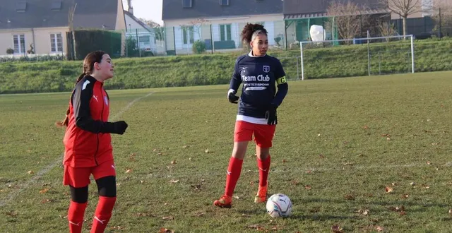 photo  création de l’équipe u13, des équipes en tête de leur championnat chez les seniors, les u18 et les u15 : les filles du racing-club fléchois montent en puissance.  &copy;  ouest-france 