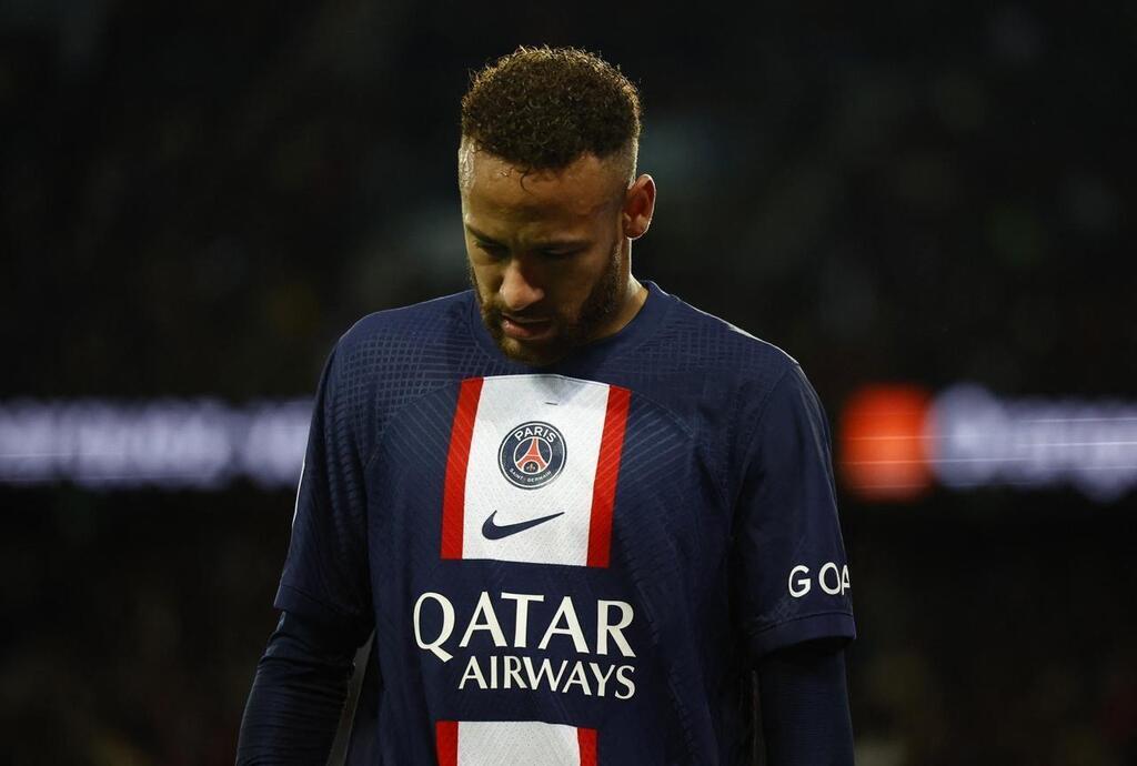 Psg Rc Strasbourg Neymar Exclu Pour Simulation Quitte Le Parc Des