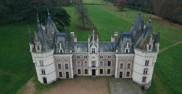 photo  chanzeaux (chemillé-en-anjou), jeudi 8 décembre 2022. le château a été rénové et agrandi de quatre tours en 1846 par rose gourreau et son mari, le député théodore de quatrebarbes.  &copy;  co – josselin clair 