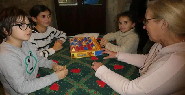 photo  les enfants ont joué aux jeux de société tout l’après-midi.  &copy;  le maine libreml 