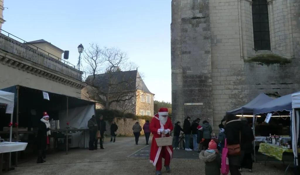 Les Boisd'Anjou. Feu d’artifice, marché et spectacle ont participé à