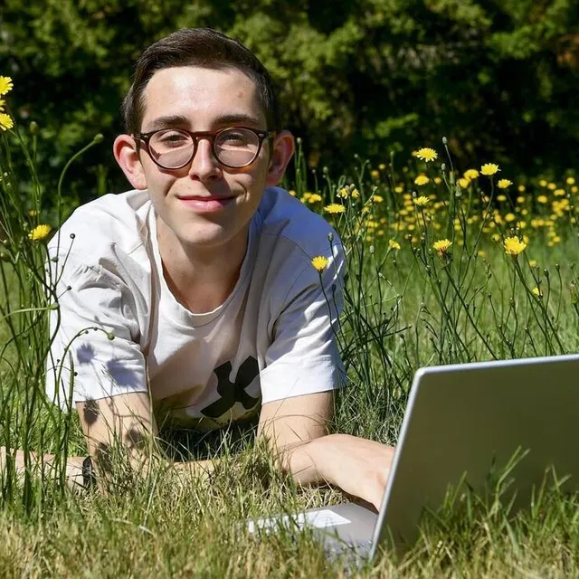 Avec 18,97 de moyenne au bac, Hugo de la cité scolaire Bercé-Racan, à Montval-sur-Loir est le major 2022 du département. archives photo avec 18,97 de moyenne au bac, hugo de la cité scolaire bercé-racan, à montval-sur-loir est le major 2022 du département. © archives