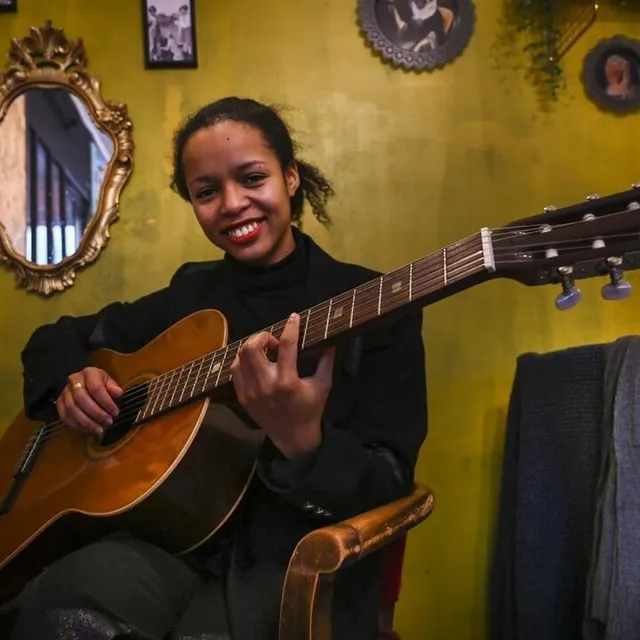 photo heidi, jeune chanteuse du mans, a assuré la première partie du festival bebop à la ferté-bernard en novembre 2022, après la sortie d’un ep en 2021.  ©  le maine libre – denis lambert