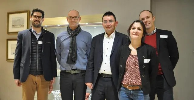 photo  denis lambert, le président, entouré des nouvelles recrues du club de développement du pays sabolien : sylvain guiardière, yann eouzan, sabrina pinaiu et benoît nicolardot (de gauche à droite).  &copy;  le maine libre 