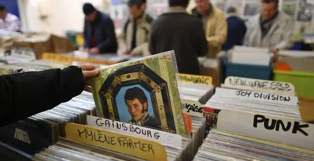 photo  des vinyles par centaines à découvrir dans les bacs.  &copy;  archives le maine libre – hervé petitbon 