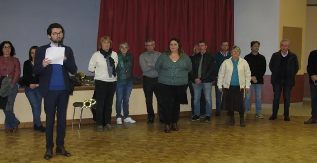 photo  le maire, jérôme prémartin, a offert ses vœux, vendredi, aux mareillais en présence du conseil municipal.  &copy;  ouest-france 