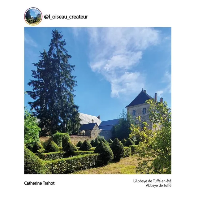 photo l’abbaye de tuffé en été.  ©  catherine trahot / conseil départemental de la sarthe.