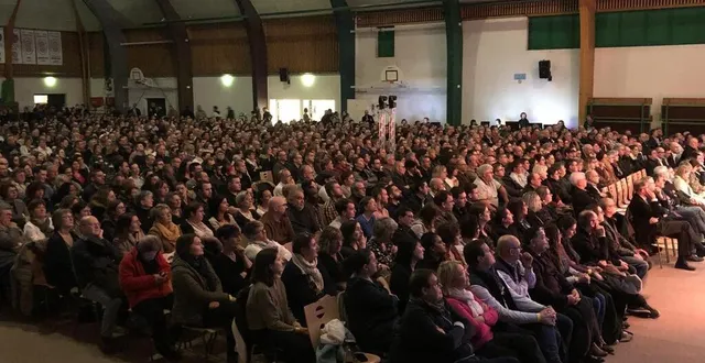 photo  la salle georges-mention était pleine pour la cérémonie des vœux de ldc sablé vendredi 6 janvier 2023.  &copy;  ouest-france 