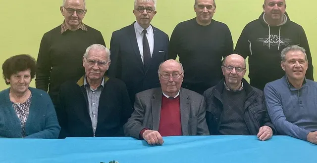 photo  le nouveau bureau, présidé par philippe dessus, a été élu en présence des maires des quatre communes.  &copy;  ouest-france 