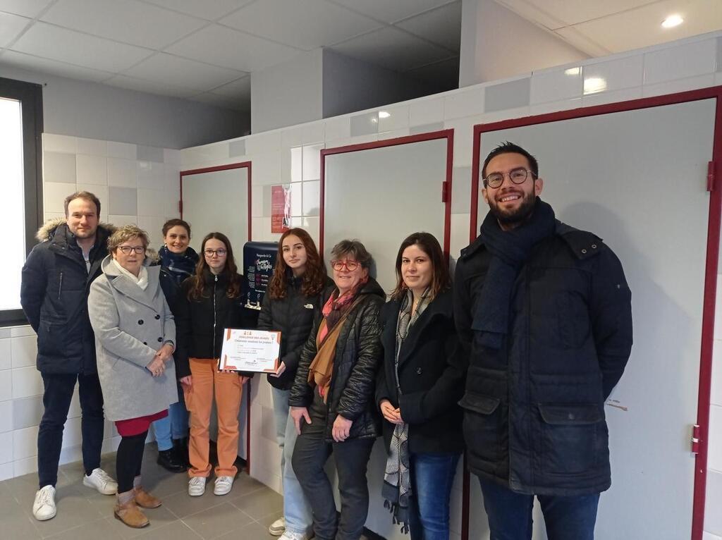 En Mayenne, ce collège installe un distributeur de serviettes