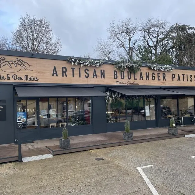 photo du pain jusqu’à la pâtisserie : à la boulangerie du pain et des mains, située avenue leclerc, tout est fait maison.  ©  ouest-france