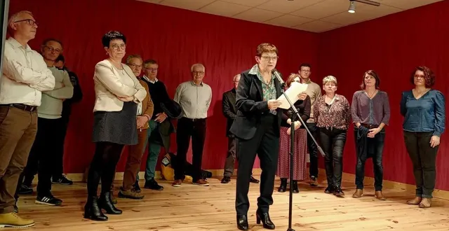 photo  annie jumert, maire, et le conseil municipal accompagnés de françoise lelong, conseillère départementale, et philippe lebert, vice-président de la communauté de communes vallées de la braye et de l’anille.  &copy;  ouest-france 