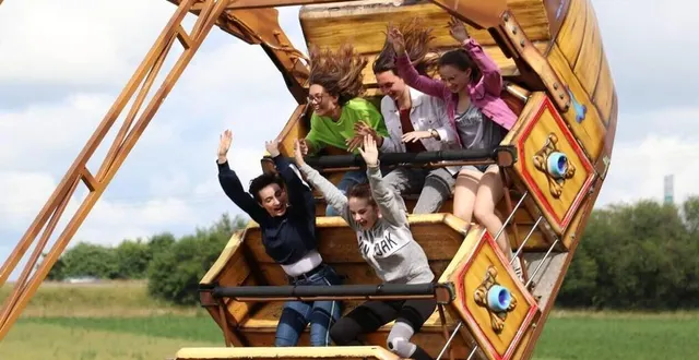 photo  en 2022, tous les sites touristiques de normandie ont fait le plein, comme ici au parc d’attractions festyland, à carpiquet, près de caen.  &copy;  archives ouest-france 