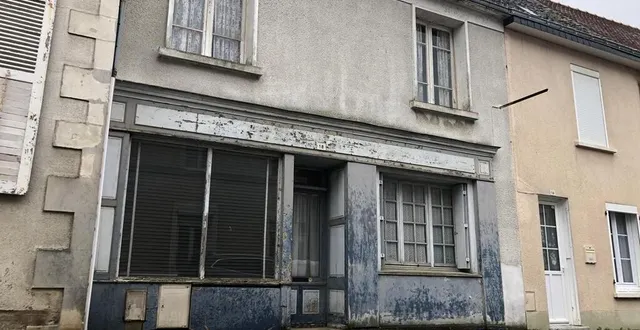 photo  la municipalité de précigné a racheté l’ancien commerce du 18, rue abbé-chevalier pour le rénover et ensuite lancer un appel à projets.  &copy;  ouest-france 