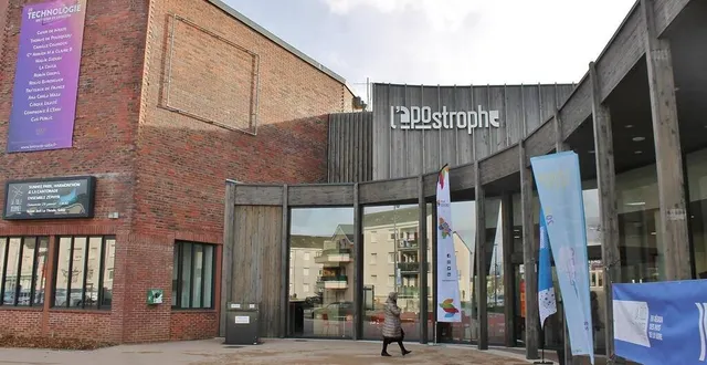 photo  le pôle culturel l'apostrophe est désormais prêt à accueillir le grand public, à partir de ce samedi 14 janvier 2023.  &copy;  ouest-france 