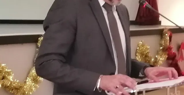 photo  jean-yves lecoq, maire, a diffusé les projets 2023.  &copy;  ouest-france 