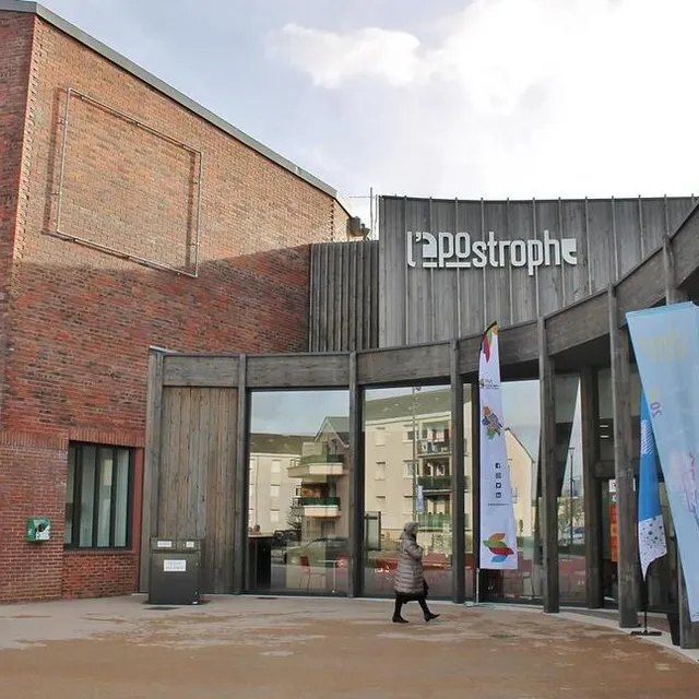 photo les nouvelles constructions qui composent l’apostrophe font la part belle au bois et aux baies vitrées.  ©  ouest-france