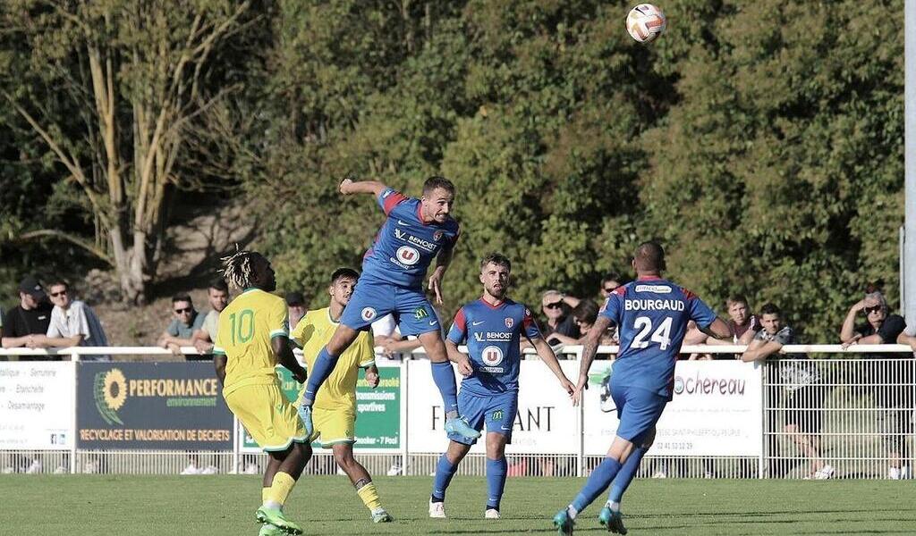 Angers Segré Football N2 Saumur Angers Sco Un Derby Entre Amis