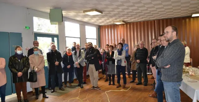 photo  de nombreux élus voisins étaient présents à la cérémonie des voeux du maire de ligron vendredi 13 janvier 2023.  &copy;  le maine libre 