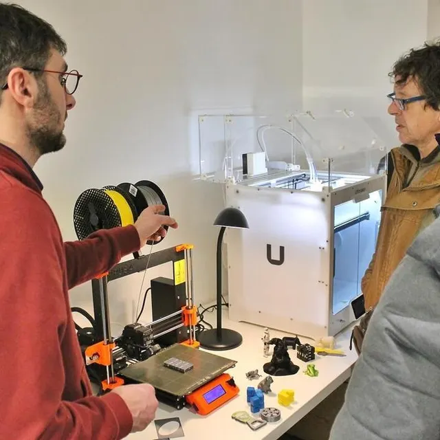 photo le fablab, l’une des attractions de la nouvelle médiathèque, met à disposition des imprimantes 3d sous la houlette de l’animateur multimédia romain beaupied.  ©  ouest-france