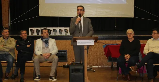 photo  le président de la communauté de communes françois boussard lors de la cérémonie des vœux.  &copy;  ouest-france 