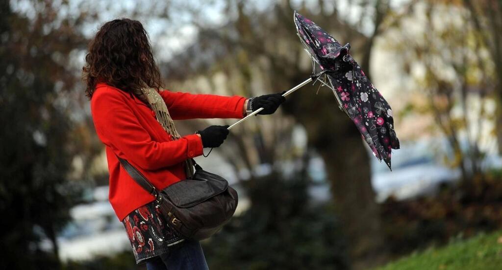 Fort Coup De Vent Dans L’Ouest : Météo France Place La Sarthe En ...